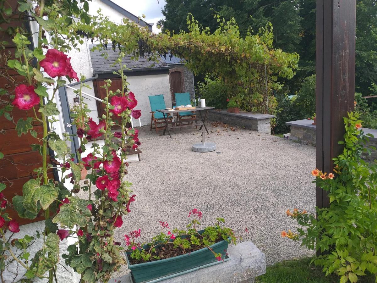 Gite L'Ecole De Ma Mere Villa Bertogne Buitenkant foto