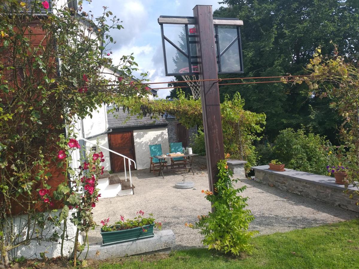 Gite L'Ecole De Ma Mere Villa Bertogne Buitenkant foto