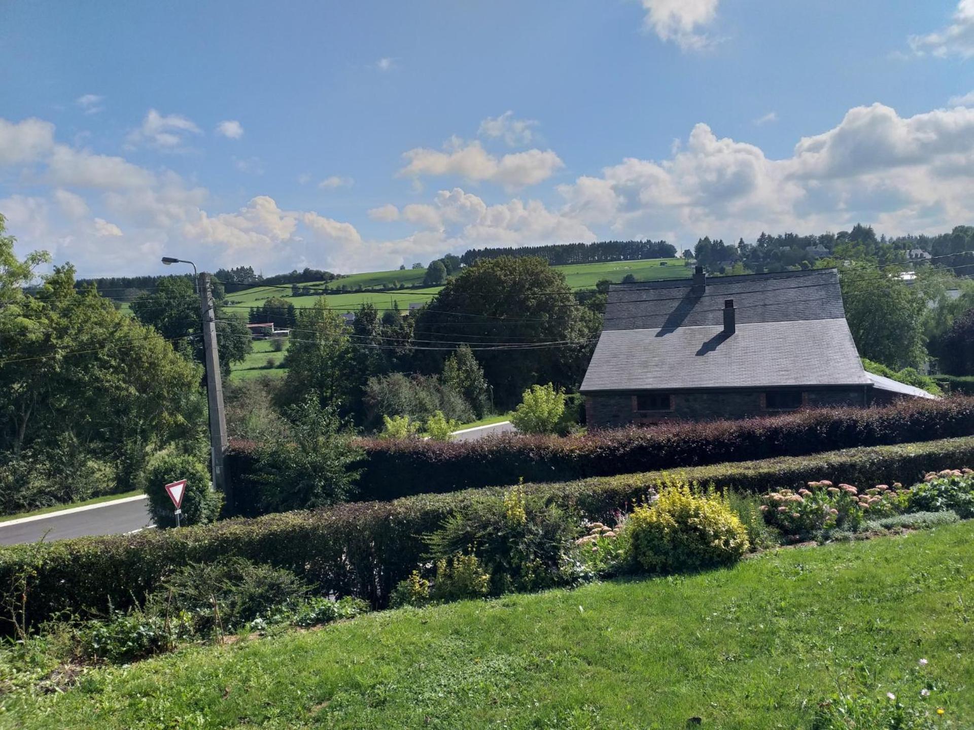 Gite L'Ecole De Ma Mere Villa Bertogne Buitenkant foto